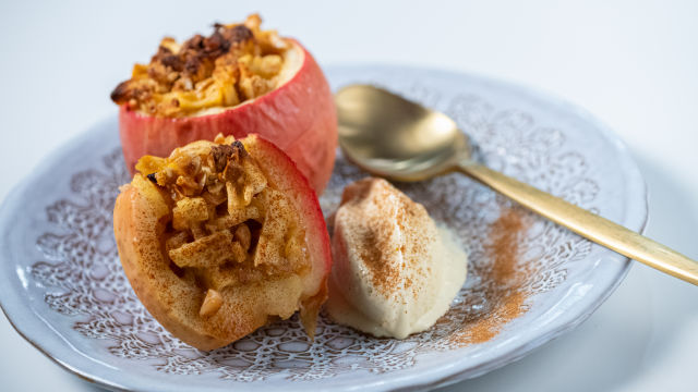 Maçãs Recheadas Com Amêndoa e Especiarias