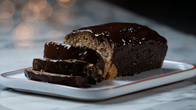 Bolo de Banana com Cobertura de Chocolate Negro