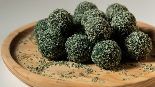 Brigadeiros Energéticos com Spirulina