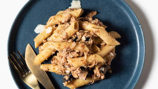 Penne com Pesto de Tomate e Atum