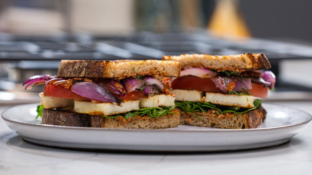 Sandwich De Muhammara