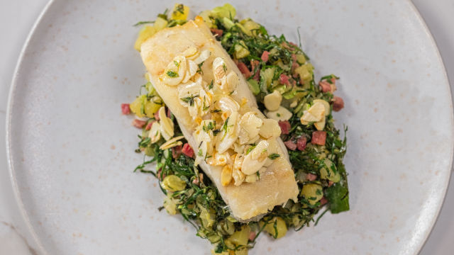 Bacalhau Assado, Couve e Amêndoas