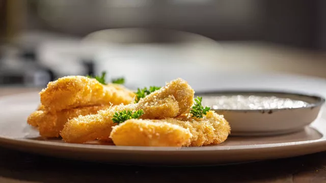 Panados de Pescada com Molho Tártaro