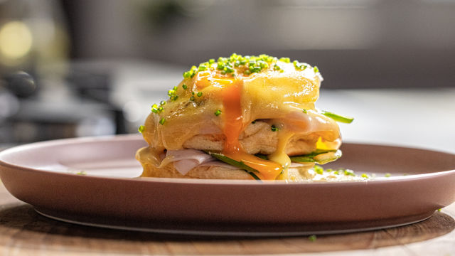Ovos Benedict com Panquecas
