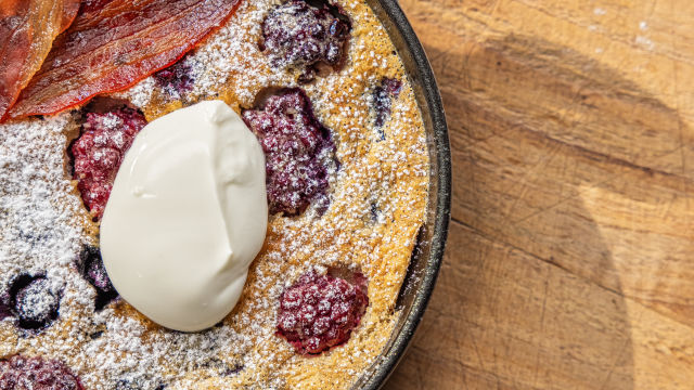 Clafoutis de Amoras e Mirtilos com Bacon