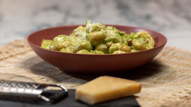 Gnocchi de Aipo com Bacon e Brócolos