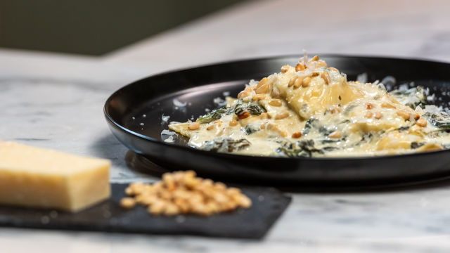 Raviolis de Queijo e Limão com Espinafres