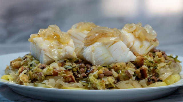 Bacalhau Embrulhado com Migas