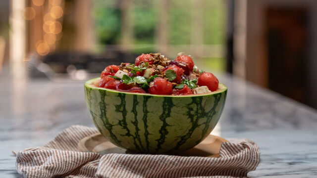 Salada de Melancia com Cebola Caramelizada e Feta