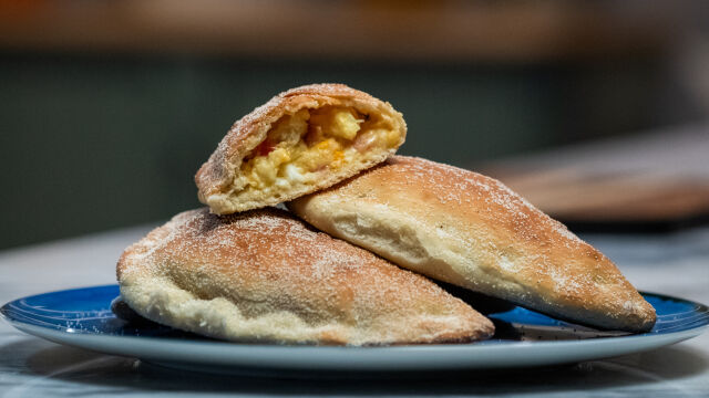 Calzone Mista com Ovo e Tomate