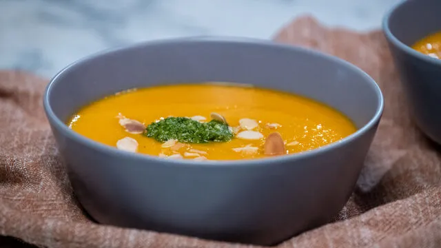 Creme de Tomate com Amêndoa Tostada