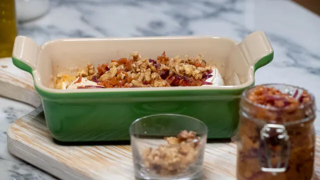 Chutney de Dióspiro com Brie no Forno