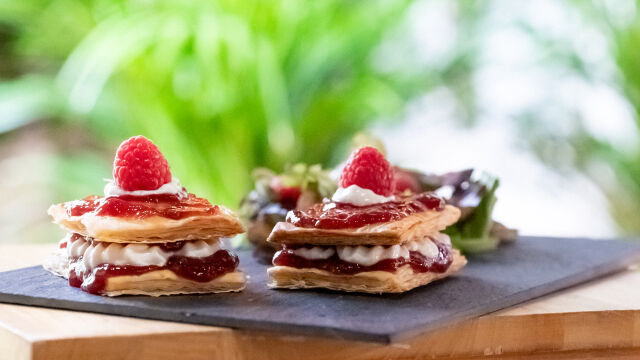 Folhado de Chèvre com Framboesas