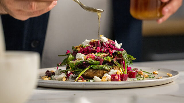 Cogumelos Grelhados com Salada de Beterraba