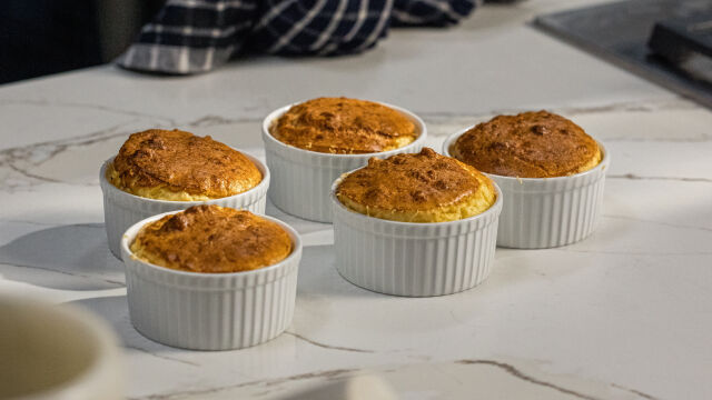 Soufflé de Queijo e Espinafres