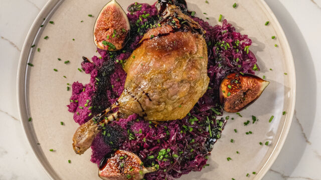 Perna de Pato, Couve Roxa e Figos