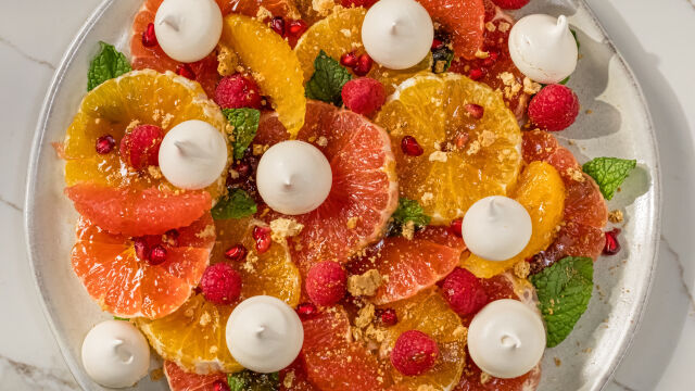 Salada Doce de Suspiros e Citrinos