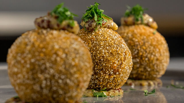 Croquetes de Rabo de Boi com Mostarda Caseira