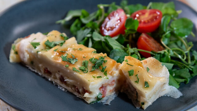 Crepes Enrolados de Queijo da Serra da Estrela, Chouriço e Mel
