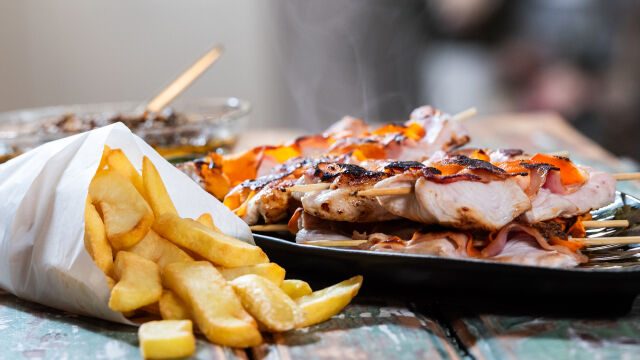 Espetadas de Peru com Bacon e Molho de Azeitonas