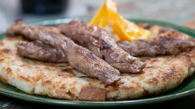 Migas com Lagartinhos de Porco Preto
