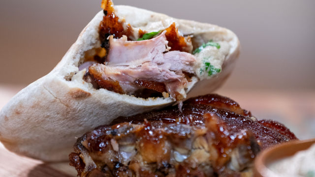 Entrecosto no Forno com Baba Ganoush em Pão Pita