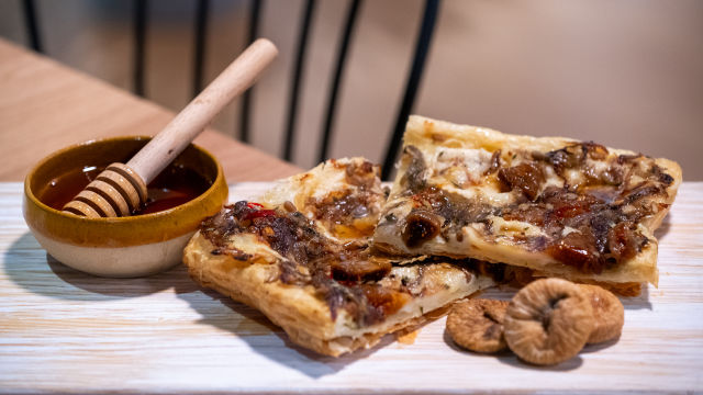 Tatin de Queijo Cabra, Figos e Mel
