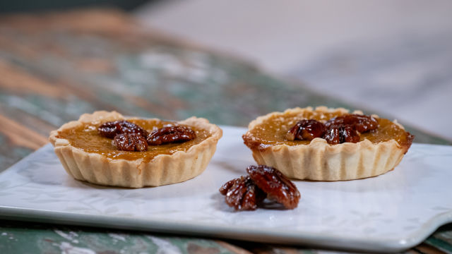 Tarteletes de Abóbora com Especiarias e Nozes Pecan