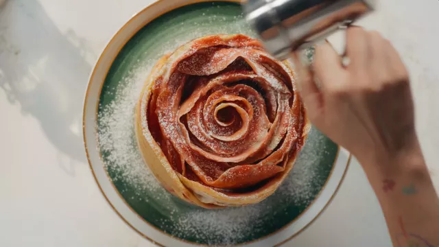 Bolo de Morango em Camadas Finas