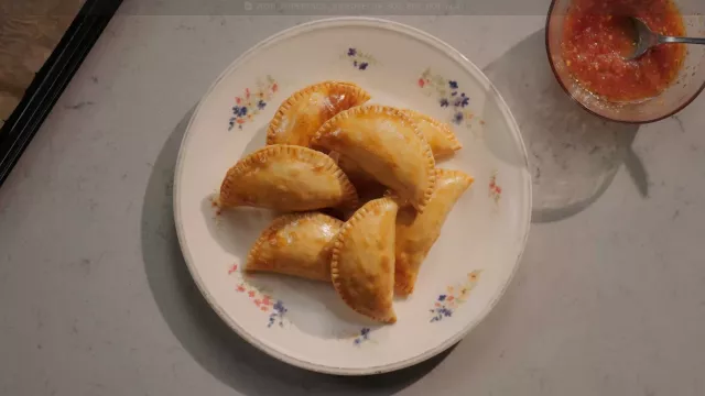 Pastéis de Batata Doce com Queijo e Molho de Tomate