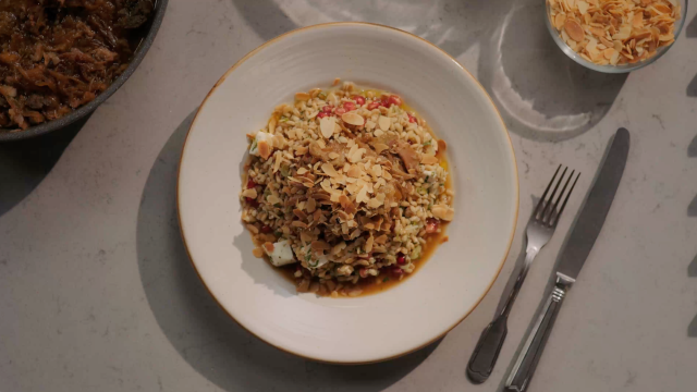 Borrego Assado com Salada de Cevada Perolada