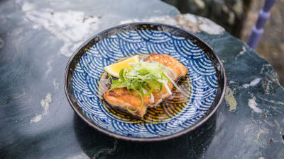 Hrskava pržena piletina sa ponzu sosom