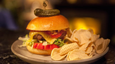 Hamburgeri zapečeni bakljom