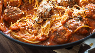 Špagete sa ćuftama i rikotom