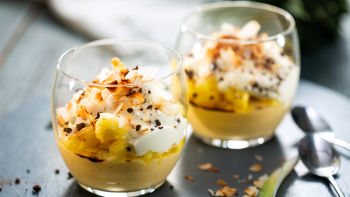 Pavlaka od kokosa i ananasa