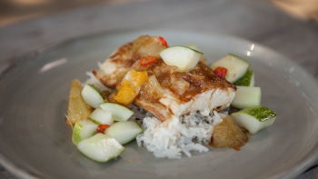 Lampuga sa lepljivim sosom od limuna