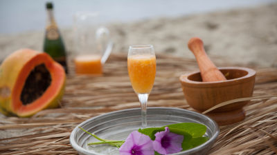 Tropski koktel sa šampanjcem