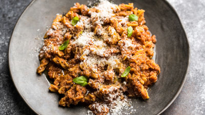 Testenina od leblebija i bolonjeze od karfiola