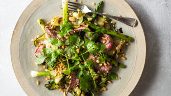 Šnicla sa prženim povrćem i prelivom od citrusnog voća