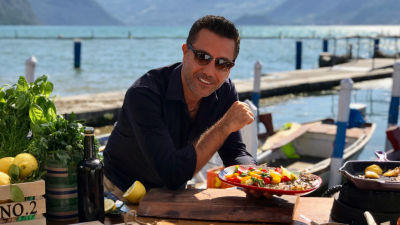 Sardine na roštilju sa salatom od paradajza i bosiljka