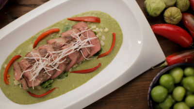 Grilovana jagnjetina sa zelenim molé sosom