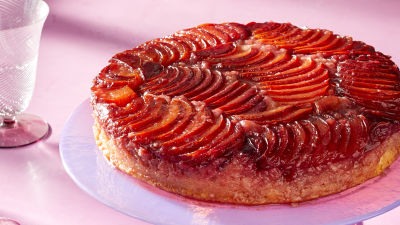 Izvrnuta torta od šljiva