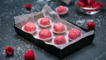 Bombone od maline i kokosa