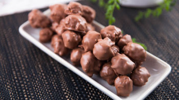 Makademije s karamelom