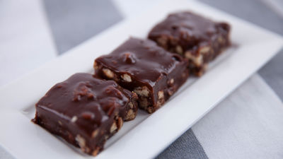 Kocke od pekanskog oraha, čokolade i karamele