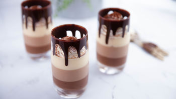 Troslojni čokoladni mus