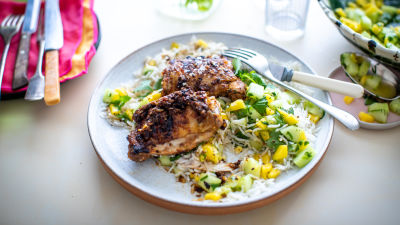 Jamajkanska piletina sa salsom od manga