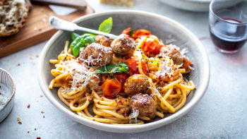 Ćufte sa bucatini špagetama