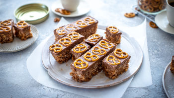 Kockice od riže ukrašene minijaturnim perecama