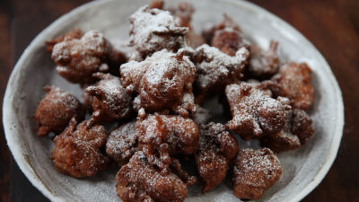 Pržene „pakore“ od šargarepe sa sosom od krem sira